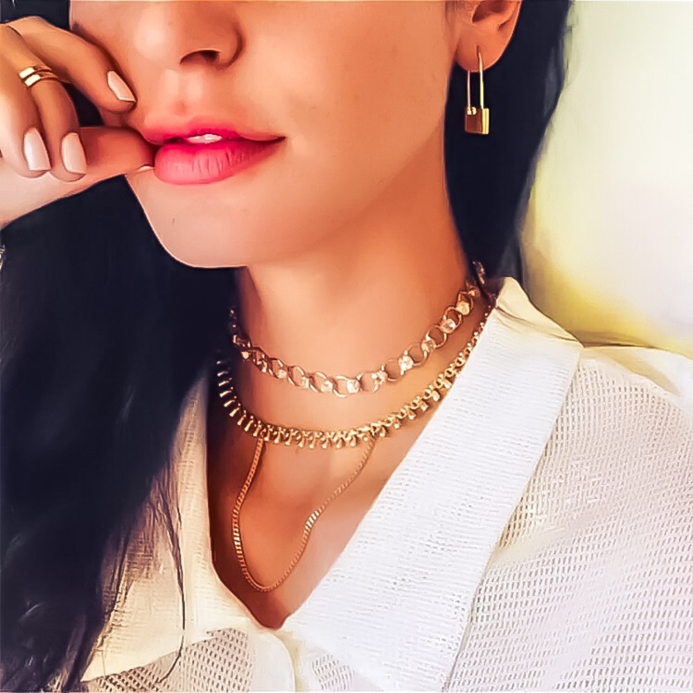 ⚜️[𝟯/$𝟮𝟴]⚜️Gold Geometric Hoop Earrings NEW - Picture 5 of 10